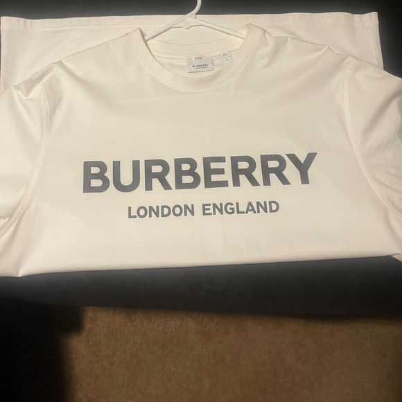 Burberry Cotton Logo Printing Size Large - Picture 3 of 5